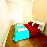 Chiado Central Double room 6 No natural sunlight